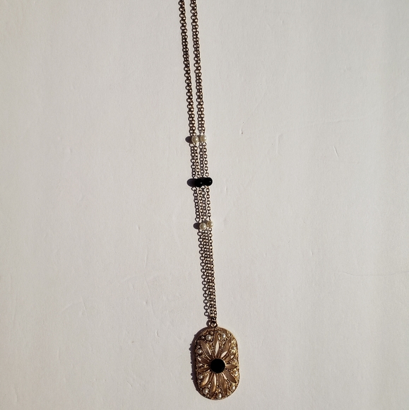 Golden Chain Necklace Jewelry - Picture 2 of 5